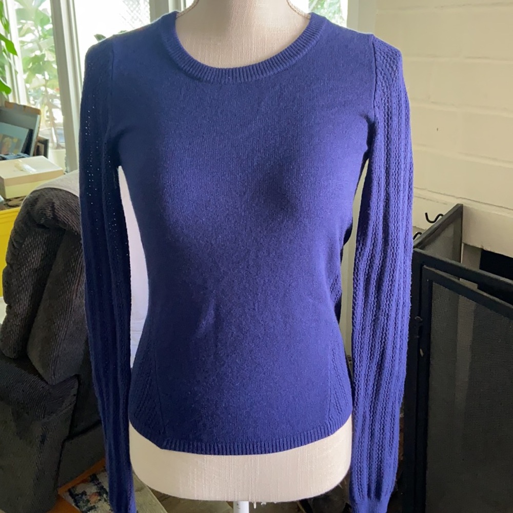 🦋 2 for $15.00 ~ Marc Jacobs navy blue sweater